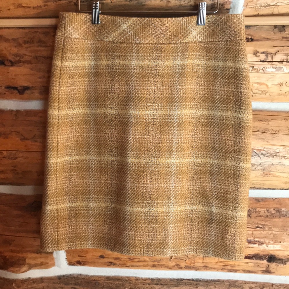 Wool skirt
